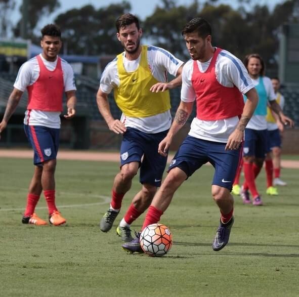 O pontapé inicial das Eliminatórias da Concacaf será no
próximo dia 17. Os Estados Unidos começam a disputa contra Trinidad e Tobago. Granada
e São Vicente e Granadinas completam o Grupo C
