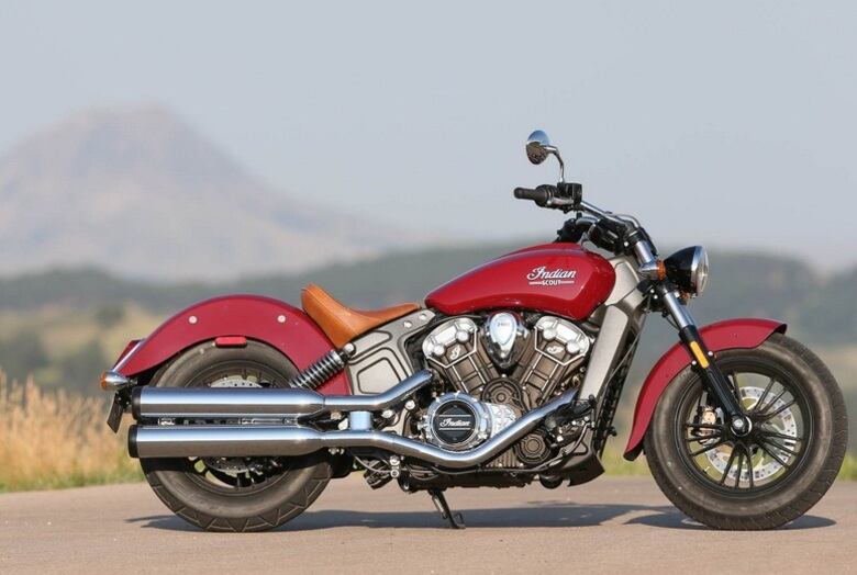 Indian Chief — a linha Chief é composta pela Cheif Classic, Chief Vintage e Chieftain, todas com motor 1.819 cc e torque máximo de 15,9 kgfm. Como pode ser presumido, a marca rivaliza da Harley-Davidson

Nada como ter um conversível na garagem. Kleber Bambam que o diga, confira os carrões dos ex-BBBs nas imagens a seguir