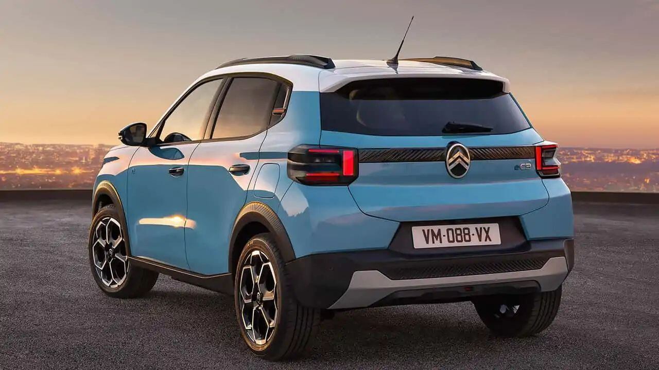 Traseira guarda maior semelhança com o modelo nacional