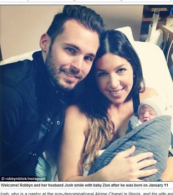 Zion nasceu no dia 11 de janeiro pesando 3,3 kg. Ele foi
recebido por seus pais e os quatro irmãos com muito amor, mas lutou para viver
por dez dias
Com câncer terminal, jovem faz lista de desejos antes de morrer