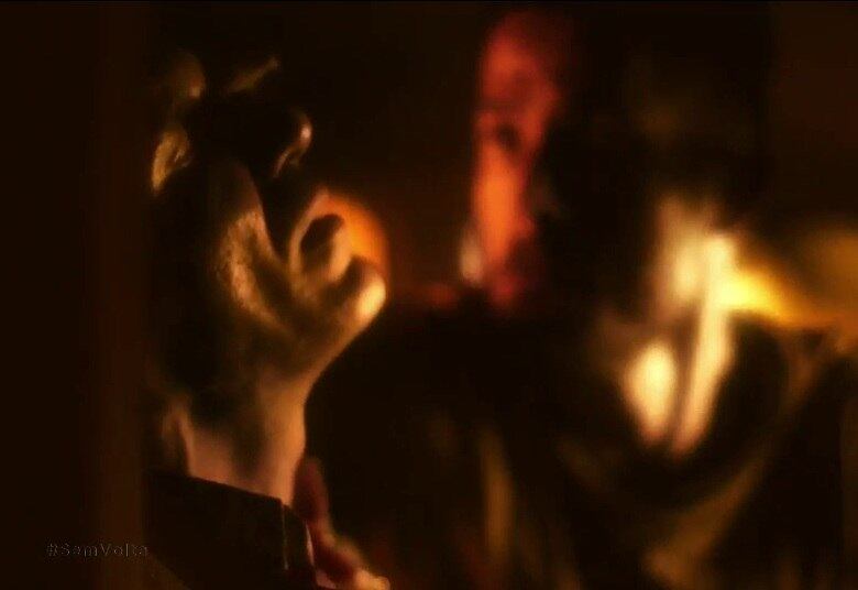 Então, ele atacou Veredas no olho esquerdo com sua seringa, saiu do carro com todo o dinheiro do ex-patrão e seguiu sua vida