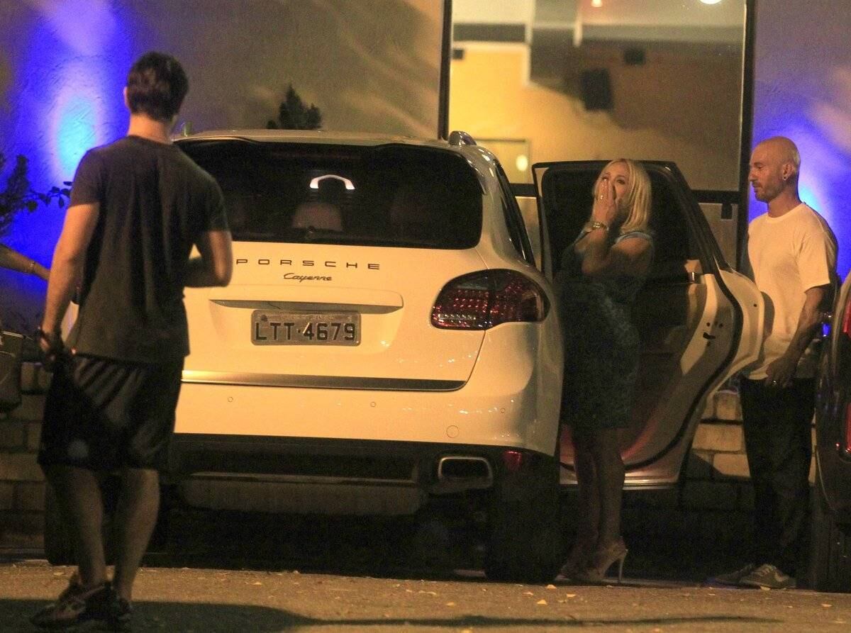 Na hora de ir embora, Susana mandou beijinho