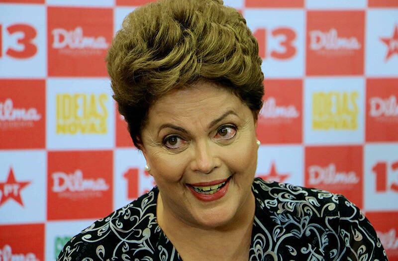 Grupos protestaram durante discurso de Dilma em Uberaba (MG)