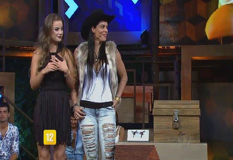 Rebeca Gusmão foi a escolhida pelos participantes do reality e ganhou o direito de disputar o prêmio extra de R$20 mil junto com Rayanne Morais, que foi a escolhida pelo público através de uma enquete no R7
+ JP Mantovani diz o que achou sobre Luka acordar Douglas no dia do ofurô: "Uma dose de trairol"
+ Começou a lavagem de roupa suja de A Fazenda 8, veja as primeiras respostas de Douglas e Minerato
+ Veja fotos dos bastidores da grande final de A Fazenda 8
+ Veja as expressões de Ana Paula Minerato, vice-campeã de A Fazenda 8
+ Douglas Sampaio é o campeão de A Fazenda 8. Relembre a participação do vencedor
+ Ana Paula Minerato é vice-campeã de A Fazenda 8. Veja como foi a participação da peoa no reality show
+ Luka Ribeiro é o terceiro colocado de A Fazenda. Relembre a trajetória do ator
+ “Tem participante que vai colher frutos muito ruins aqui fora”, crava JP Mantovani
+ Douglas leva tapa na cara de Mara Maravilha, cai no choro e afirma: "Ela não merece um pingo de respeito"