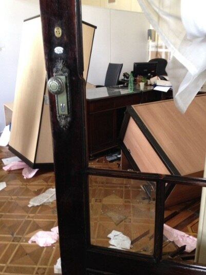 Sala da vice-presidência da Alerj foi destruída