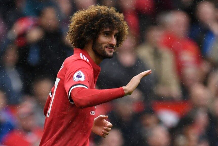 O Manchester United anunciou a renovação de contrato do belga Marouane Fellaini. O novo vínculo do jogador com o clube inglês é valido por duas temporadas. Fellaini chegou ao