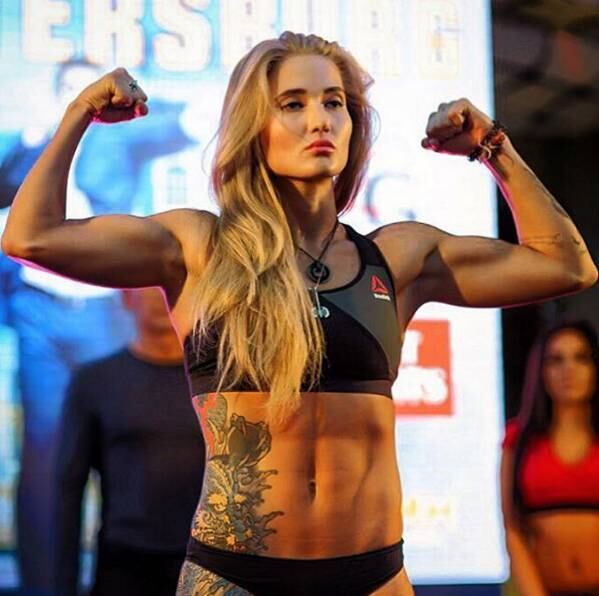 Anastasia Yankova atrai todos os olhares para si por onde passa
