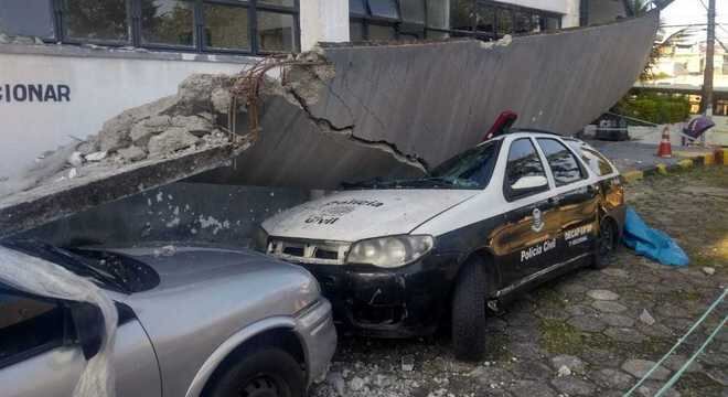 Má conservação fez marquise de delegacia desabar na zona leste de SP