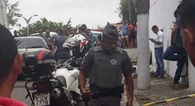 Quatro homens são baleados em suposto confronto com a PM