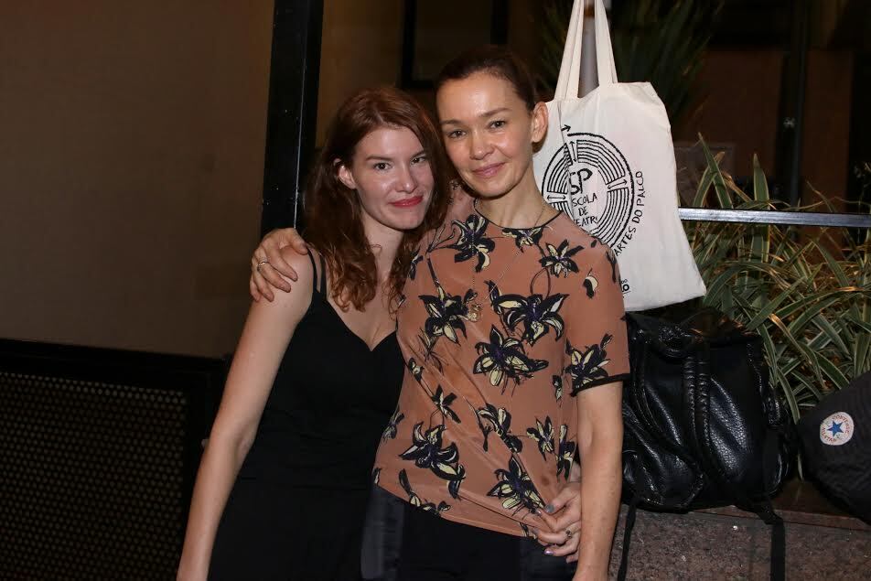 Luiza Lemmertz, filha de Julia Lemmertz, chamou atenção pela semelhança com a mãe. A jovem de 27 anos prestigiou a estreia da peça A Tragédia Latino-Americana, estrelada pela atriz, em São Paulo

Acesse o R7 Play e assista à programação da Record quando quiser
