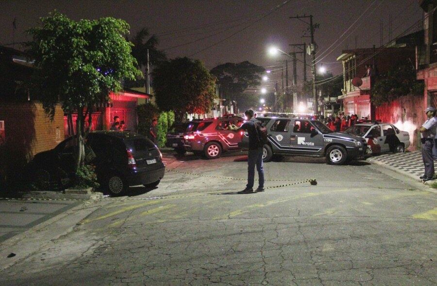 Troca de tiros acaba com adolescente morto na zona oeste
