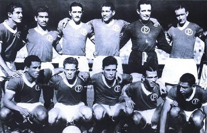 Um dos primeiros times do Palmeiras a alcançar a glória no mundo do futebol ficou conhecido como Primeira Academia. A principal conquista do clube nessa época foi o título mundial de 1951, que ainda causa polêmica sobre sua "validade". Além dessa, completam a lista: a Taça Brasil de 1960, Torneio de Florença e de Guadalajara em 1963, Rio-São Paulo de 1965, Paulista de 1963 e 1966, Taça Brasil e Roberto Gomes Pedrosa em 1967