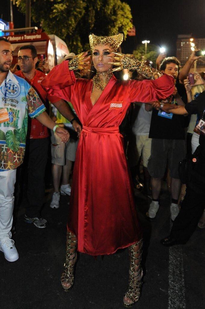 A estrela da Record faz mistério com sua fantasia até o último minuto