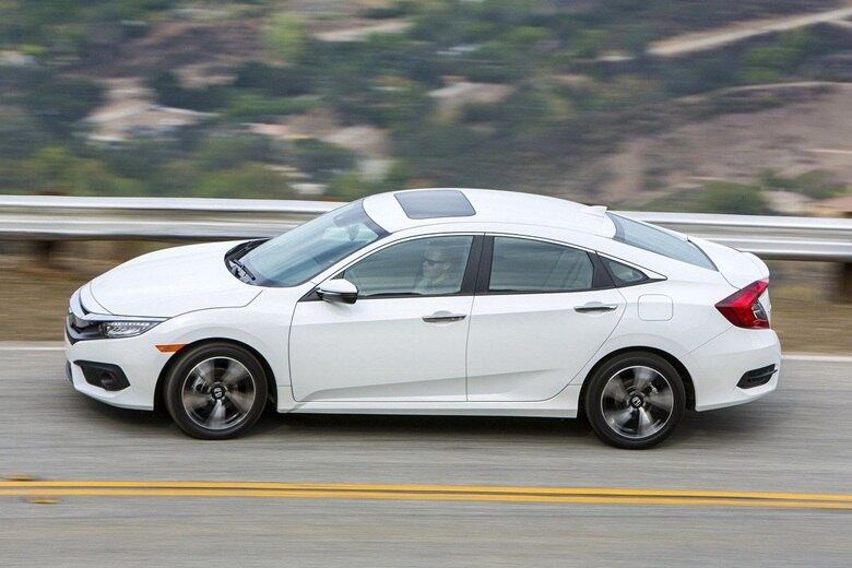 Desta vez, o Civic foi desenvolvido globalmente, com participação de engenheiros da Honda no mundo inteiro — incluindo EUA, Europa, Japão e América do Sul. O resultado é um carro literalmente global, com mudanças profundas em vários aspectos que, na geração atual, foram criticados, como o design, agora bem mais arrojado