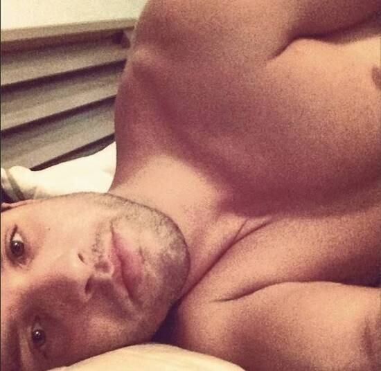 O bonitão ganhou tantos seguidores na web que acabou mudando o nome do seu perfil em uma rede social para "Coveiro Magya"


+ Assista à chamada do concurso!

+ Clique aqui para participar do concurso

+ Aproveite e confira as matérias do programa Domingo Show

+ Já curtiu a página do Domingo Show no Facebook? É só clicar!

+ Siga o Domingo Show no Twitter e receba todas as notícias do programa