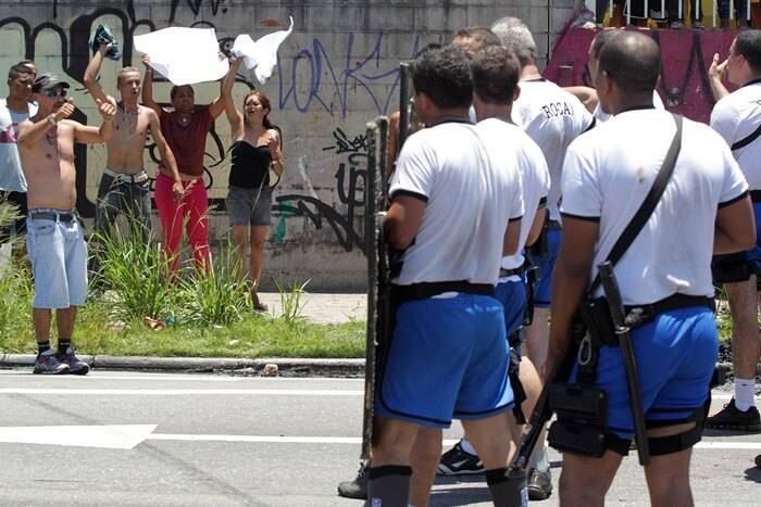 Manifestantes se dispersaram por volta das 15h desta segunda-feira