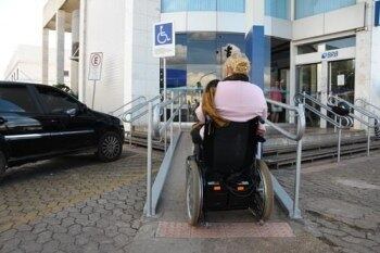 No Brasil, há 821 mil índios, 14 milhões de negros, 82 milhões de pardos e 45 milhões de pessoas com deficiência