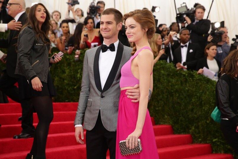 Bem acompanhada
Não basta ser a nova queridinha de Hollywood e arrancar elogios pelos seus trabalhos, Emma Stone também namora o galã Andrew Garfield, com quem contracena em O Espetacular Homem-Aranha