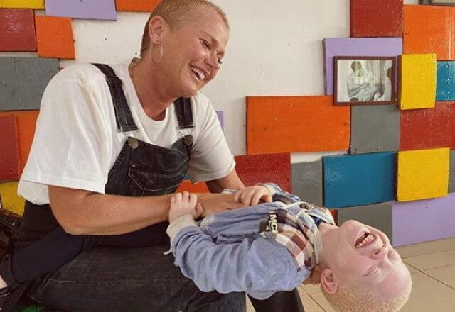 Xuxa esbanja
alegria e faz todo mundo relembrar aqueles momentos mágicos da infância!