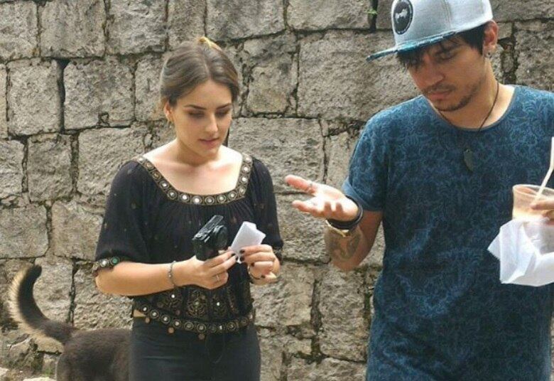 — Eu e a Kéfera tentamos não expor tanto. Tem que expor porque a galera tem essa sede do "o que vocês estão fazendo? Como é que está a cachorrinha?". Mas, a parte pessoal a gente tenta expor o mínimo possível

• Gusta Stockler explica por que não sorri em fotos: “Pela minha timidez”
