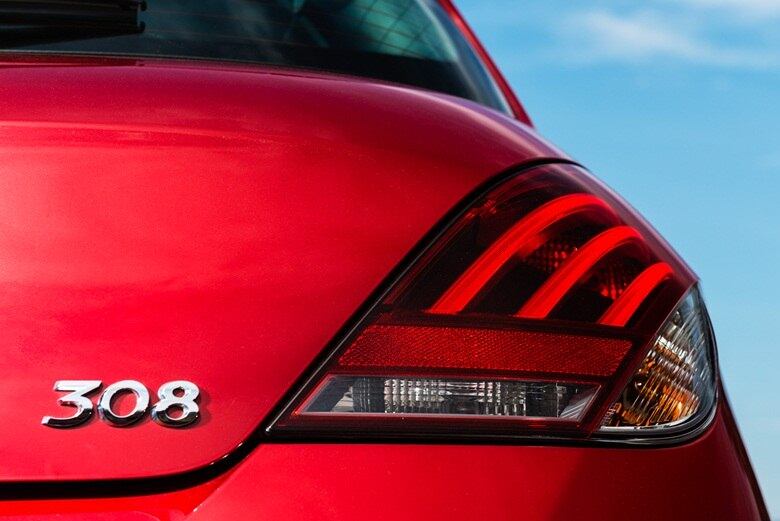 O Peugeot 308 aparece em quarto, com 3.141
unidades, quatro vezes menos que o líder