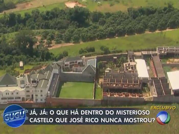 

O sertanejo sonhou em ter seu
próprio castelo e não economizou. Ele construiu um campo de futebol, piscina,
escritório e uma garagem grande para guardar a coleção de caminhões do músico

