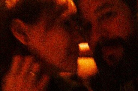 Débora Falabella e Murilo Benício aparecem no maior chamego