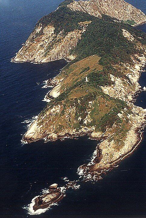 A Ilha da Queimada Grande, a 35 km do litoral paulista, é um dos lugares mais perigosos do mundo. Entra em qualquer lista de ambientes onde o ser humano não pode pisar (exceto com autorizações especiais).