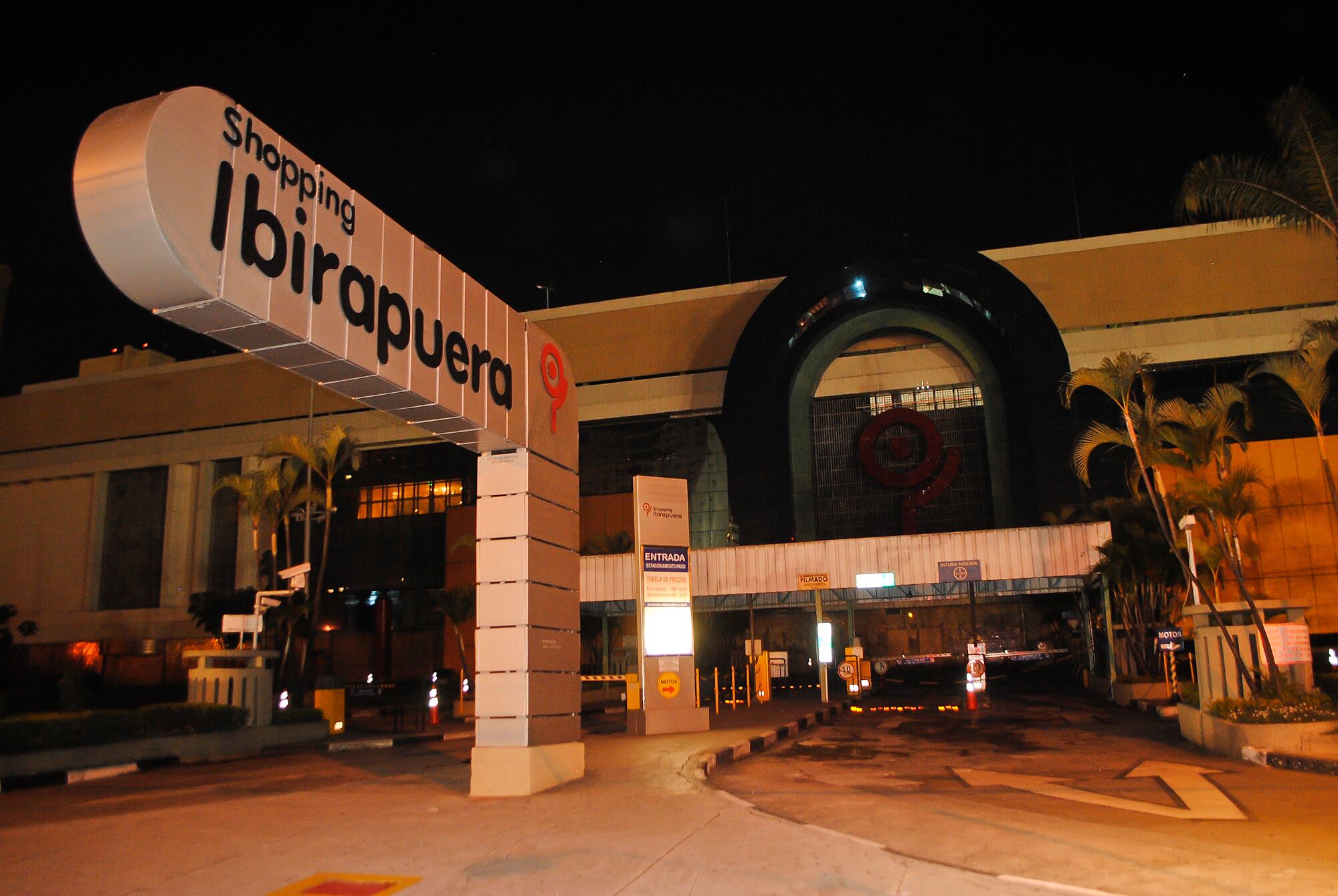 Após assaltarem loja, criminosos fizeram duas funcionárias reféns