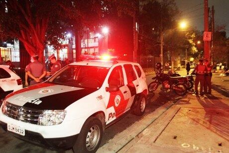 Dois suspeitos foram baleados após tentativa de assalto na avenida Brigadeiro Faria Lima, no Jardim Paulistano, zona oeste de SP