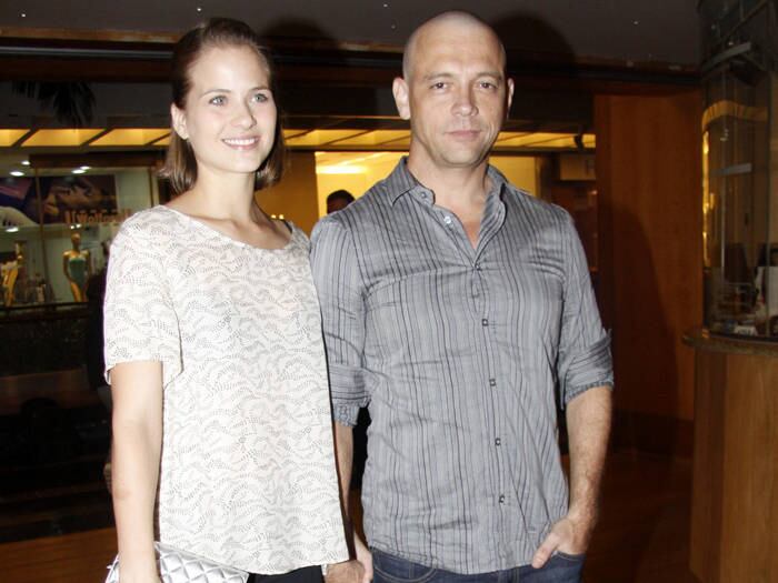 Luiza Valdetaro confirmou o fim de seu casamento com o empresário Alberto Blanco por meio de um comunicado enviado à imprensa, na terça-feira (18). A atriz, que é mãe de uma menina, a pequena Maria Luiza, de seis anos, contou que apesar do rompimento, o respeito, o carinho e a admiração entre ela e o ex-marido permanecem. Quer saber quem mais começou o ano de 2014 solteiro? O R7 conta agora!
