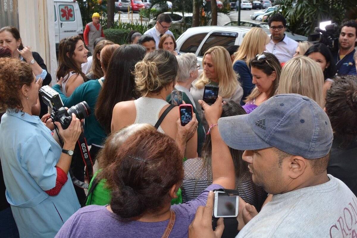 Susana Vieira incia a semana participando de evento beneficente em São Paulo
