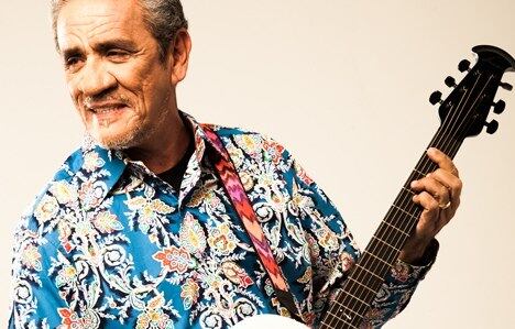 Cantor se apresenta no TCA, em Salvador