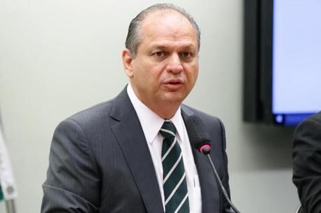 Barros diz que governo busca solução intermediária
