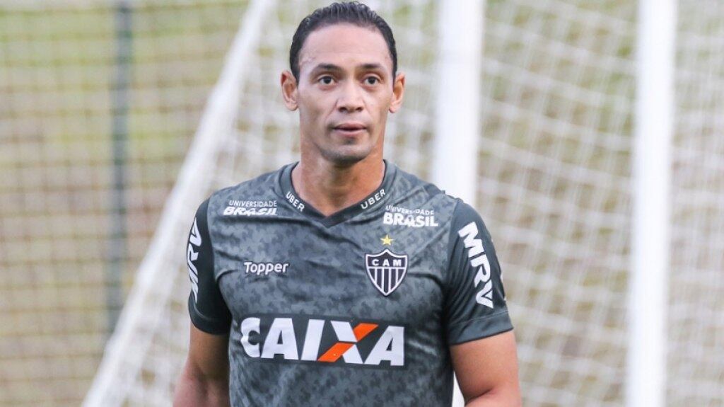 RICARDO OLIVEIRA - Ao lado de Éverton, o atacante do Atlético-MG, além de contribuir com gols nas partidas, também disputa para ser o jogador com mais assistências na competição nacional. Assim como, o meia do São Paulo, o jogador do clube mineiro tem 6 somadas.
