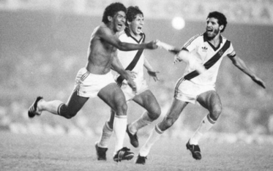 Muller é o irmão mais novo do atacante Cocada, famoso como herói do título estadual do Vasco da Gama de 1988, por marcou o gol do bicampeonatoo sobre o Flamengo. O ex-lateral-direito entrou aos 41, fez o gol da vitória aos 44 e foi expulso aos 45.