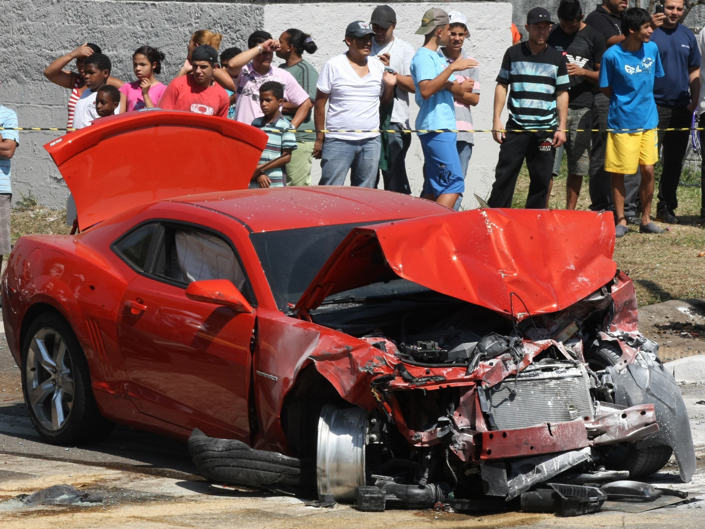 Principais causas de acidentes são excesso de álcool ou drogas, distrações provocadas por celulares e tecnologia acoplada aos carros, sono e cansaço