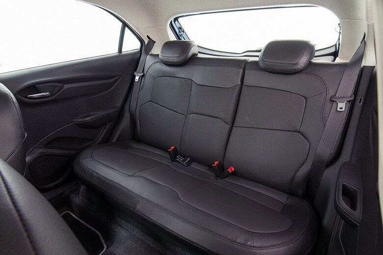 Onix e Prisma são produzidos na fábrica da Chevrolet em Gravataí, no Rio Grande do Sul

VEJA TAMBÉM

> Saiba todos os detalhes do novo Toyota Corolla que será lançado no Brasil em 2014

> Chevrolet confirma lançamento do jipinho Tracker no Brasil para o 2º semestre deste ano

> Os carros do passado cujos nomes podem voltar; Santana, Monza e Escort estão confirmados!

Quer saber tudo sobre carros? Acesse www.r7.com/carros
