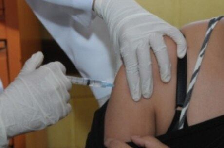 Vacinação é aposta do Governo para controlar expansão da doença