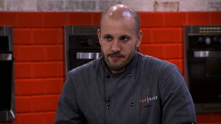 Djalma, o vencedor do Faca de Ouro do último episódio, ganhará 10 minutos a mais no final para cozinhar. Porém, terá que tirar esse tempo de um dos seus colegas. Quem será escolhido? 