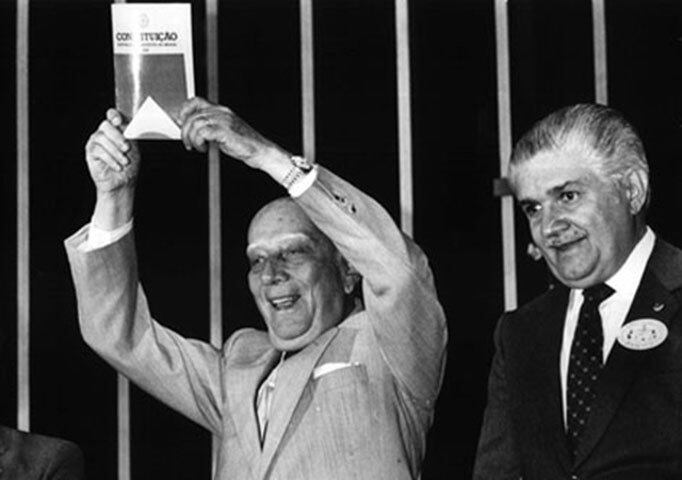 Ele era deputado federal pelo PMDB quando, em meio a uma tempestade, o helicóptero que seguia do sul fluminense para a capital paulista caiu no mar em Angra dos Reis (RJ), em 12/10/1992. Ulysses havia completado 76 anos seis dias antes do acidente.