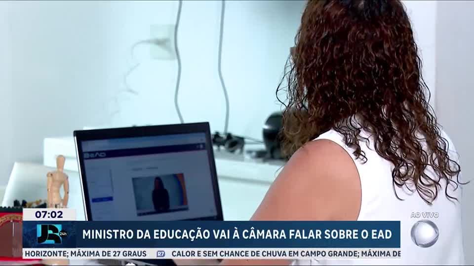 Ministro da Educação vai à Câmara explicar mudanças em cursos à distância