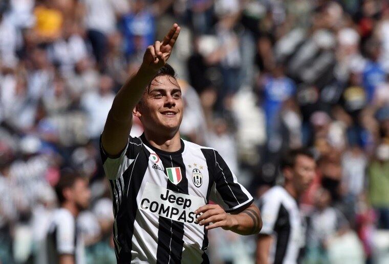 Na Itália, a Juventus alcançou o inédito hexacampeonato italiano ao superar o já rebaixado Crotone, neste domingo, por 3 a 0, em Turim. Até então, apenas Torino e Internazionale, além da própria Juve, haviam vencido cinco títulos seguidos do Italiano