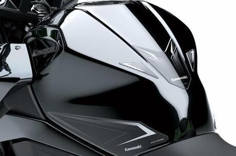 Tanque projetado para oferecer ergonomia ao piloto