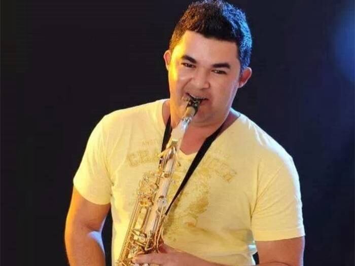 Após quatro dias desaparecido, o saxofonista do grupo Bonde do Maluco, Allan Dantas, 32 anos, foi encontrado morto e degolado na Rua São Brás, centro de São Paulo. Ele foi visto pela última vez, logo após o nascimento de sua terceira filha. O músico entrou em um táxi e, a partir daí, só foi encontrado morto. Músico baiano é encontrado morto em São Paulo
