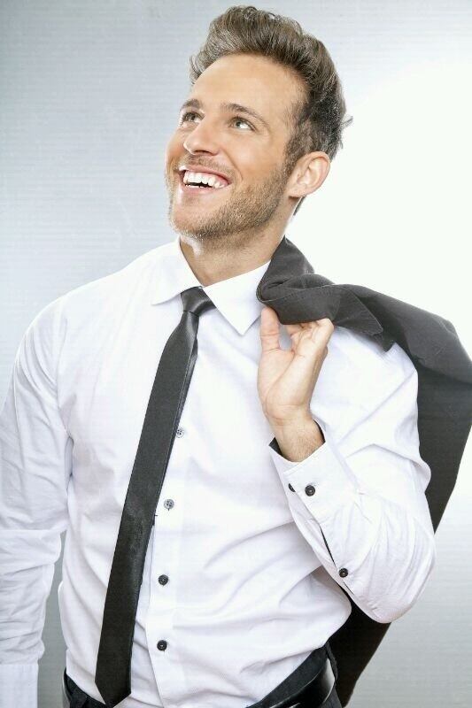 Diferentes perfis de barbudos que têm agradado o mercado, desde os que deixam os fios mais longos aos adeptos da barba cerrada, como o modelo de Brasília, Thiago Ximenes