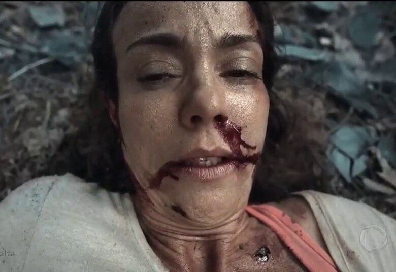 De forma surpreendente, Inês acordou, sobrevivendo a queda. Porém, ela mal conseguia se mexer. Começou a gritar por ajuda e escutava os amigos chamando por ela, mas foi incapaz de ficar em pé 