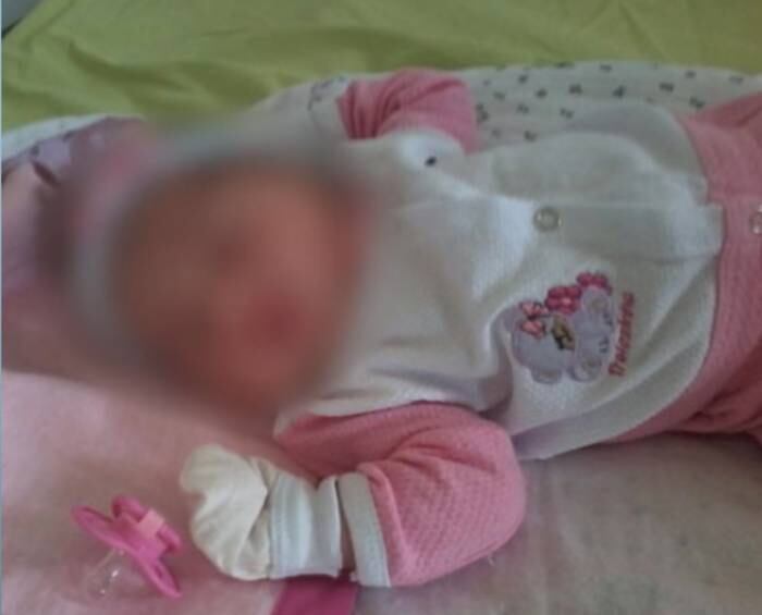 A técnica de enfermagem Antônia Celma de
Oliveira é suspeita de adotar a vítima Ane Caroline da Silva, de 18 anos