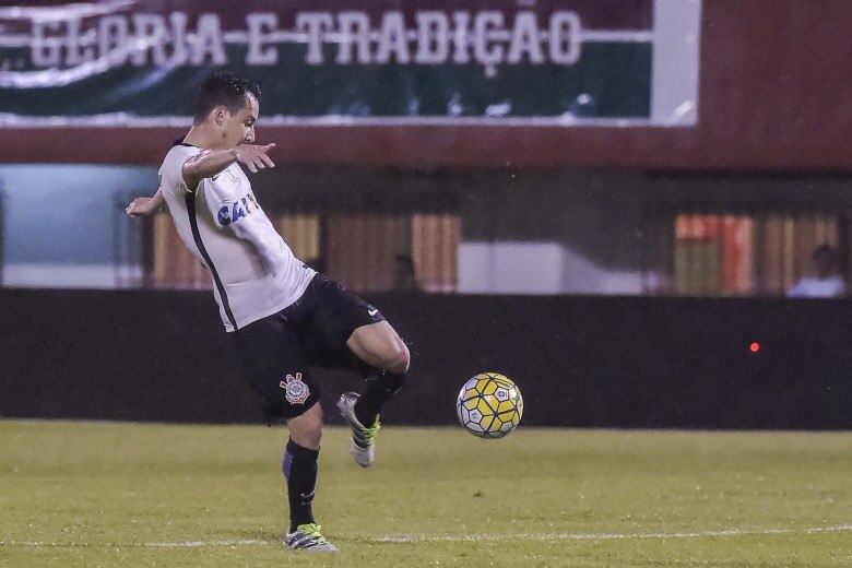 Rodriguinho foi o autor do gol que garantiu empate para o Timão