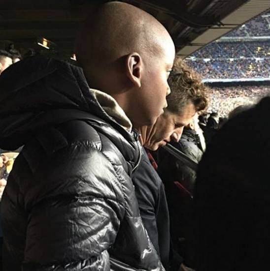 Madonna postou em seu Instagram uma foto do filho assistindo o jogo Barcelona x Roma, e falou que o filho torce pelo time catalão 

